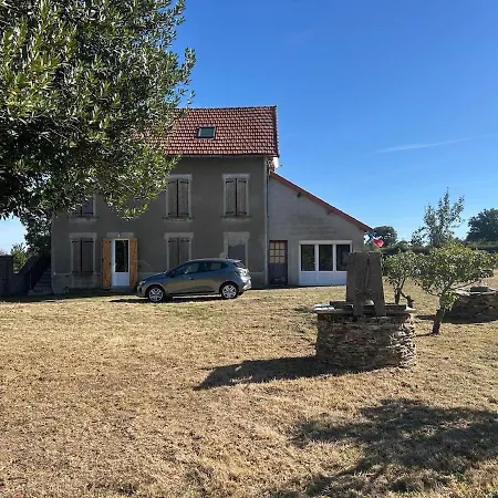 Maison Familliale Entre Calme Et Grand Jardin Louroux-de-Bouble